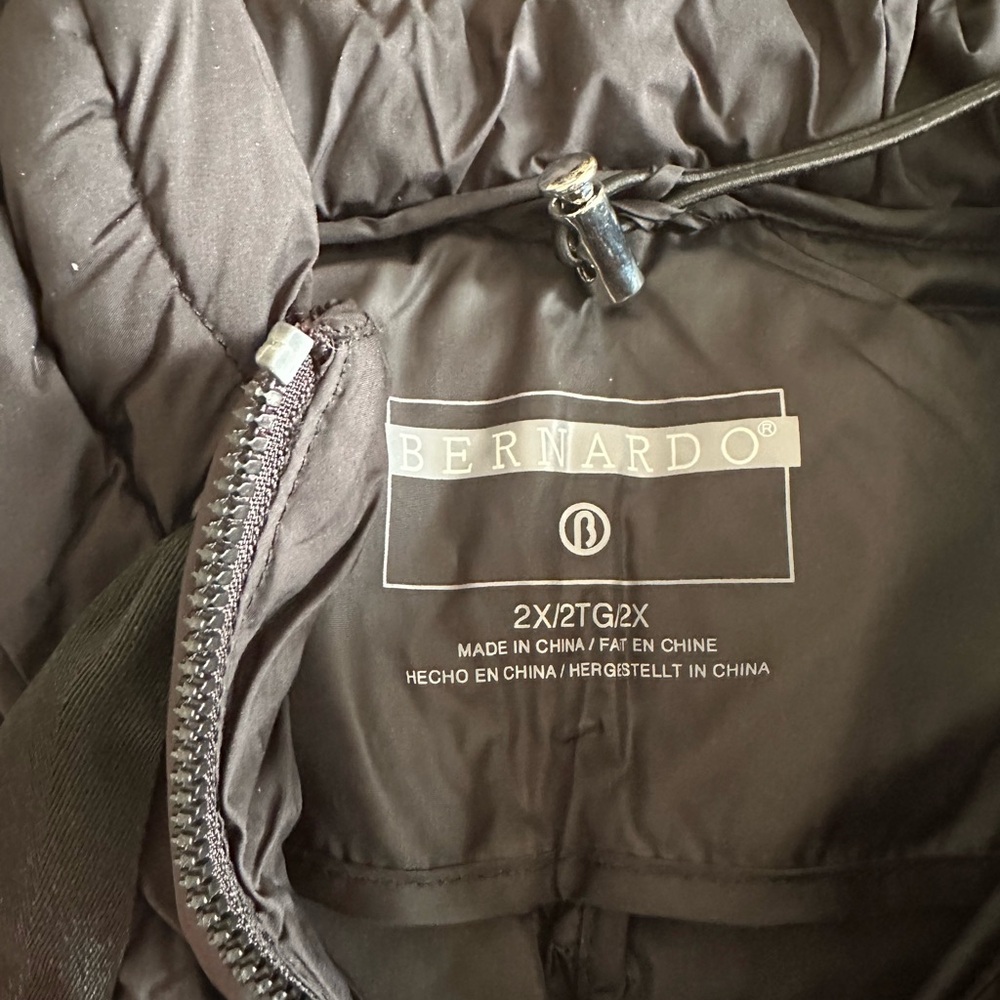 NWT Bernardo Ecoplume soft touch packable coat - Picture 4 of 4